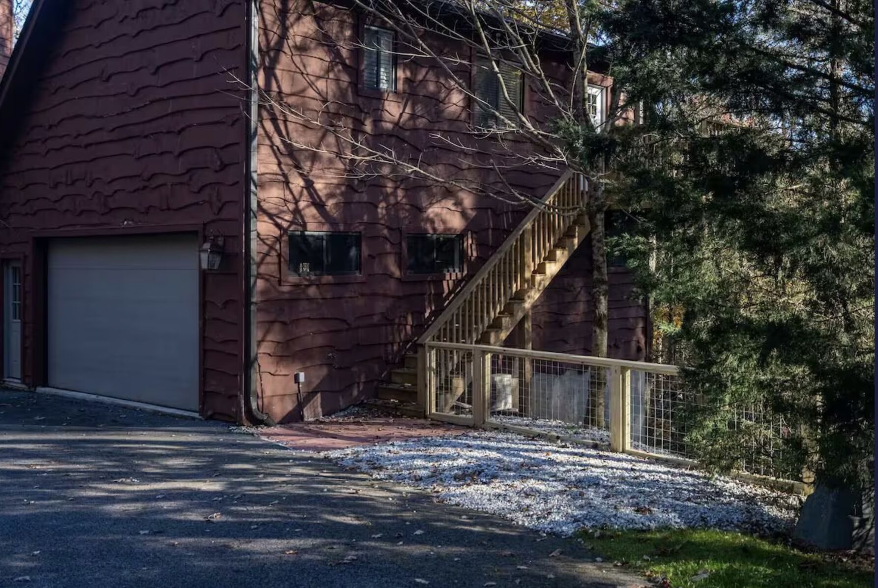 Private parking for the carriage house