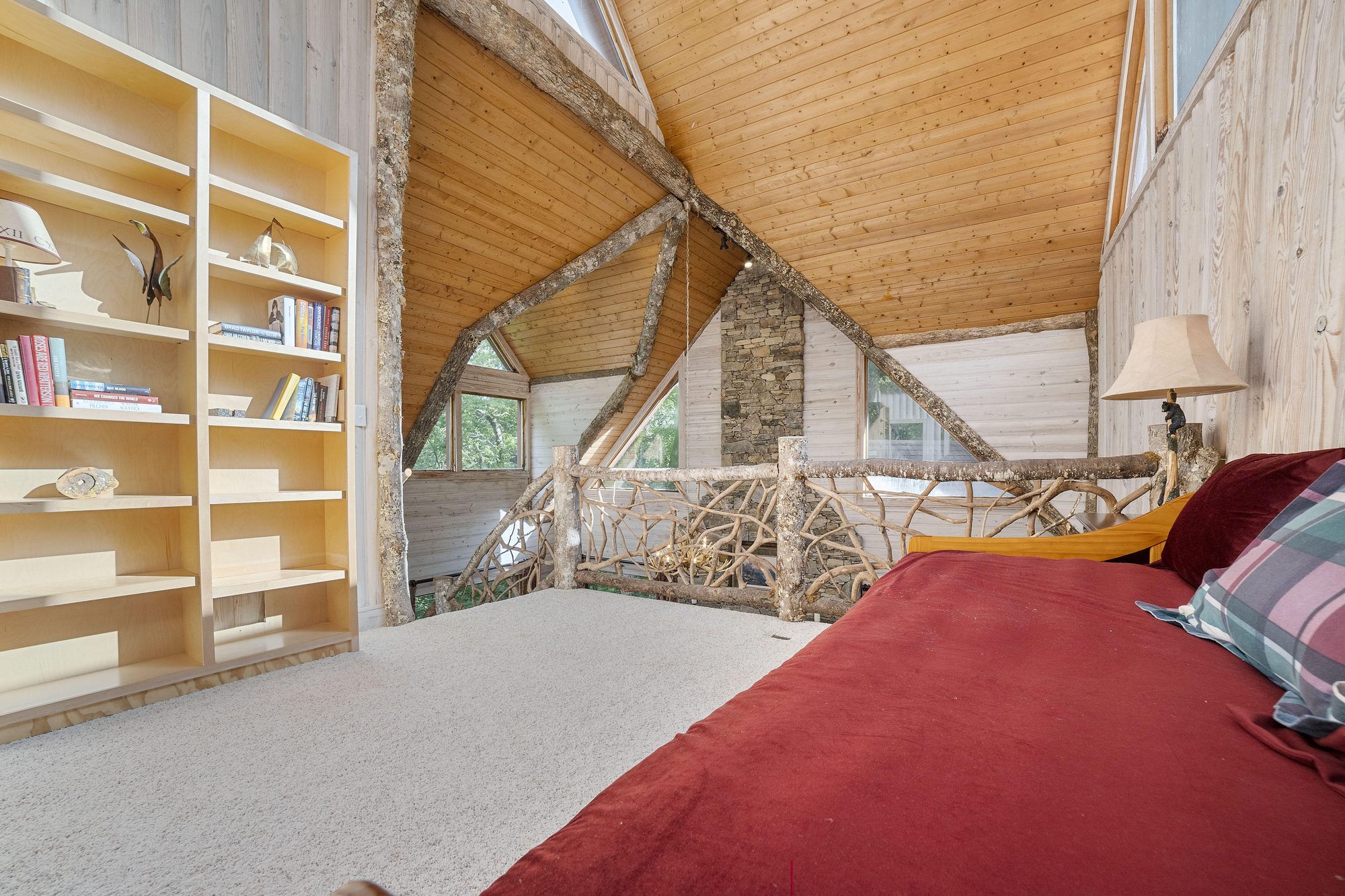 Open loft with daybed that converts to a king, sleeping two
